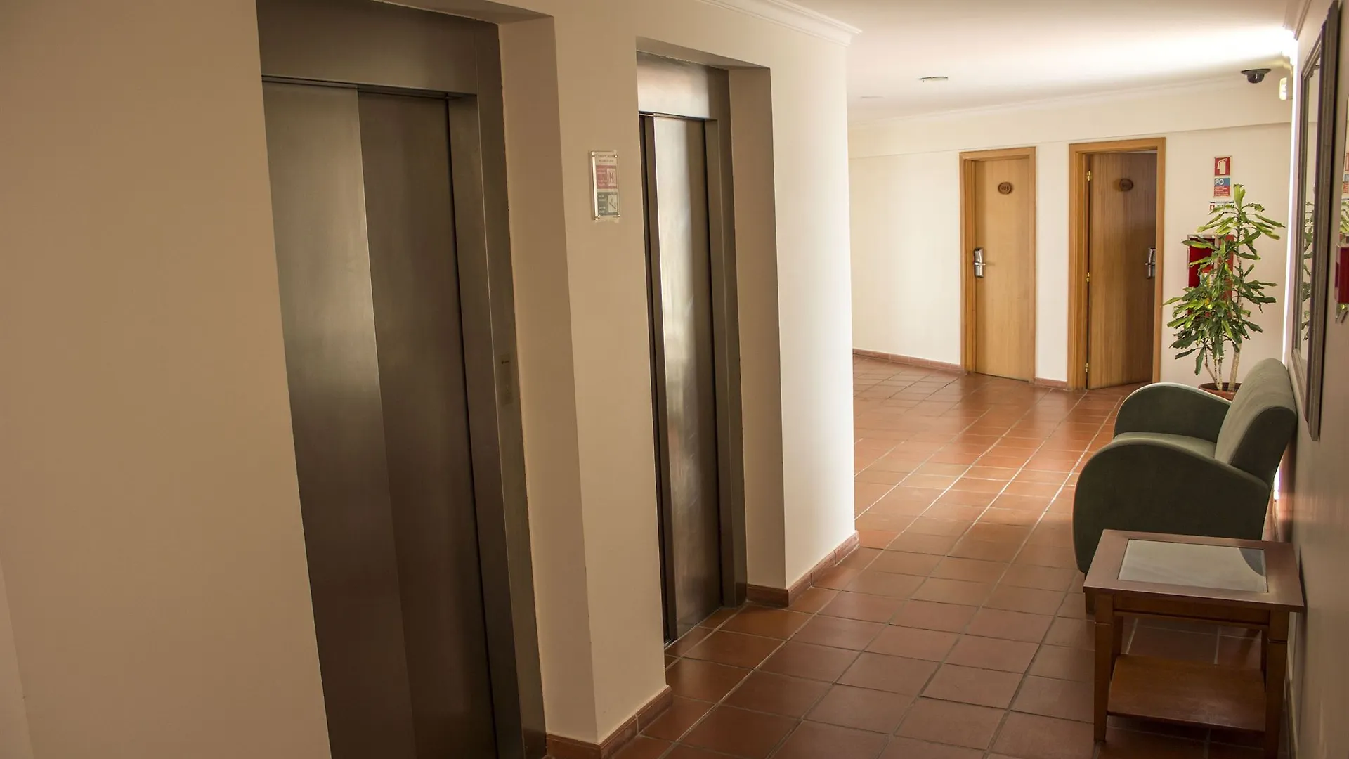 Hotel Areia Dourada بورتو سانتو 2*,  البرتغال
